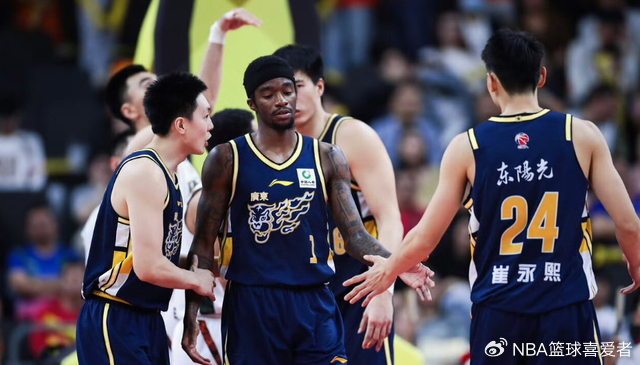 九游体育-广东宏远遭遇大逆转！输给北京首钢，徐杰被罚下，赵睿23分|麦基|萨姆纳|张才仁|周琦|胡明轩_新浪体育_新浪新闻